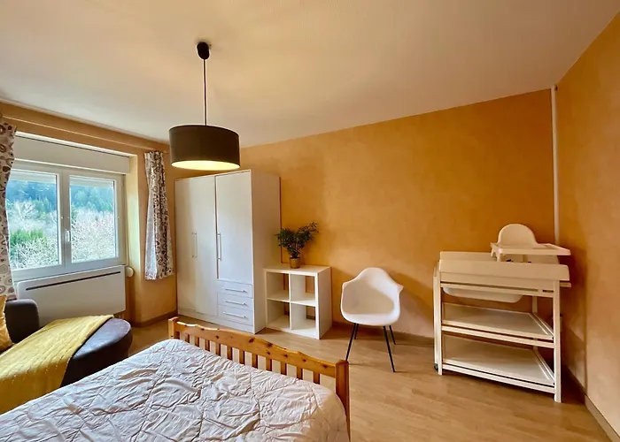 Le Cresson, Et Spacieux Avec Balcon Apartmán